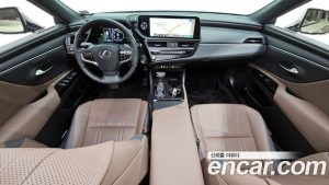 Lexus ES Luxury Plus 2023 года из Южной Кореи