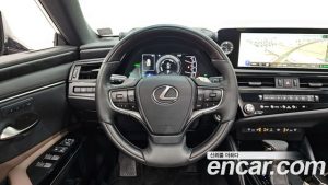 Lexus ES Luxury Plus 2023 года из Южной Кореи