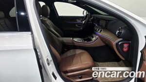 Mercedes-Benz E-Class E250 Exclusive 2023 года из Южной Кореи