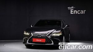 Lexus ES Luxury Plus 2023 года из Южной Кореи