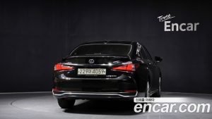 Lexus ES Luxury Plus 2023 года из Южной Кореи