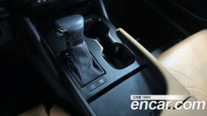 Lexus ES Luxury Plus 2023 года из Южной Кореи