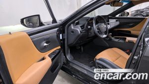 Lexus ES Luxury Plus 2023 года из Южной Кореи