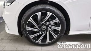Mercedes-Benz E-Class E300 4MATIC Exclusive 2026 года из Южной Кореи