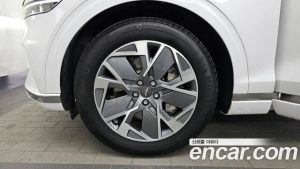 Genesis GV70 e-AWD 2024 года из Южной Кореи