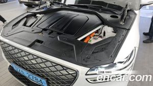 Genesis GV70 e-AWD 2024 года из Южной Кореи