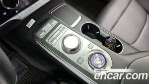 Genesis GV70 e-AWD 2024 года из Южной Кореи