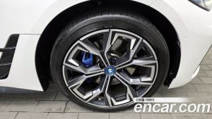 BMW i4 eDrive40 M Sport PRO 2023 года из Южной Кореи