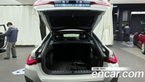 BMW i4 eDrive40 M Sport PRO 2023 года из Южной Кореи