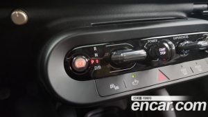 Mini Cooper SE Favoured 2024 года из Южной Кореи