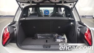 Mini Cooper SE Favoured 2024 года из Южной Кореи