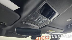 Land Rover Defender 110 P300 X- SE 2023 года из Южной Кореи