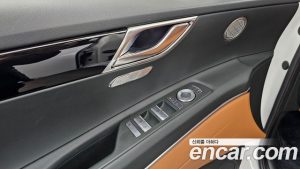 Genesis GV80 2.5T Бензин 2WD 2024 года из Южной Кореи