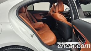 Mercedes-Benz C-Class C300 4MATIC Avantgarde 2023 года из Южной Кореи