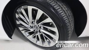 Lexus ES Luxury Plus 2026 года из Южной Кореи