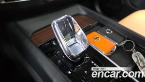 Volvo XC60 B5 ULTIMATE Bright 2023 года из Южной Кореи