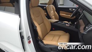 Volvo XC60 B5 ULTIMATE Bright 2023 года из Южной Кореи