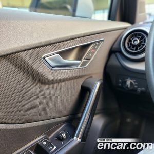 Audi Q2 35 TDI Premium 2023 года из Южной Кореи