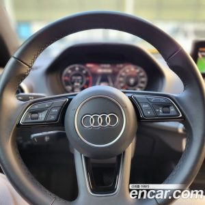 Audi Q2 35 TDI Premium 2023 года из Южной Кореи