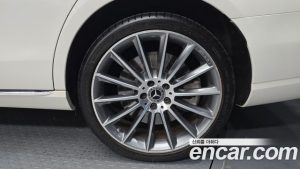 Mercedes-Benz E-Class E450 4MATIC Exclusive 2023 года из Южной Кореи