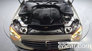 Mercedes-Benz E-Class E450 4MATIC Exclusive 2023 года из Южной Кореи