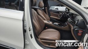 Mercedes-Benz E-Class E450 4MATIC Exclusive 2023 года из Южной Кореи