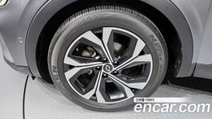 Renault-KoreaSamsung XM3 1.6 E-TECH Inspire 2023 года из Южной Кореи