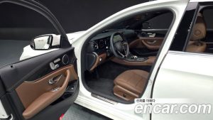 Mercedes-Benz E-Class E250 AMG Line 2023 года из Южной Кореи