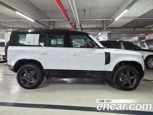 Land Rover Defender 110 P300 X- SE 2024 года из Южной Кореи