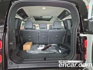 Land Rover Defender 110 P300 X- SE 2024 года из Южной Кореи