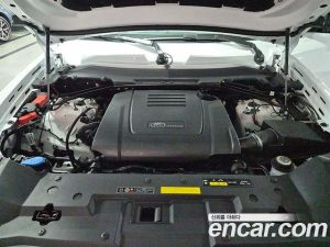 Land Rover Defender 110 P300 X- SE 2024 года из Южной Кореи