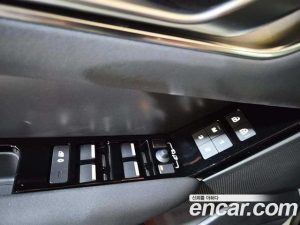 Land Rover Range Rover Velar 2.0 P250 Dynamic SE 2025 года из Южной Кореи