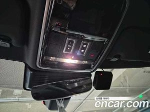 Land Rover Range Rover Velar 2.0 P250 Dynamic SE 2025 года из Южной Кореи
