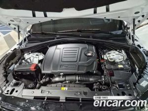Land Rover Range Rover Velar 2.0 P250 Dynamic SE 2025 года из Южной Кореи