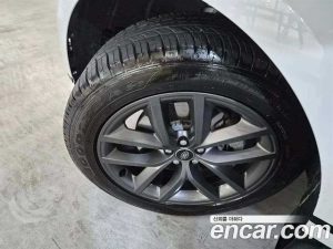 Land Rover Range Rover Velar 2.0 P250 Dynamic SE 2025 года из Южной Кореи
