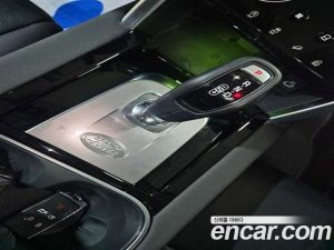 Land Rover Discovery Sport P250 SE 2023 года из Южной Кореи
