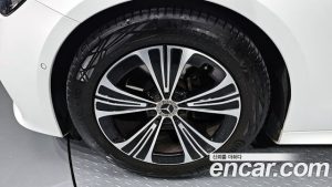 Mercedes-Benz E-Class E200 Avantgarde 2024 года из Южной Кореи