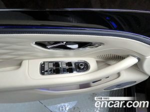 Bentley Flying Spur 4.0 2022 года из Южной Кореи
