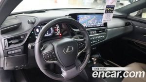 Lexus ES Luxury Plus 2026 года из Южной Кореи