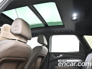 Audi Q4 e-tron 45 Premium 2025 года из Южной Кореи