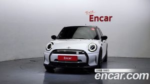 Mini Cooper 5Door CLASSIC 2024 года из Южной Кореи