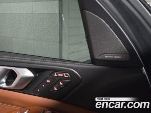 BMW X7 xDrive 40i M Sport 7-Seater 2024 года из Южной Кореи