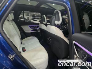 Mercedes-Benz GLC-Class GLC300 4MATIC AMG Line 2024 года из Южной Кореи