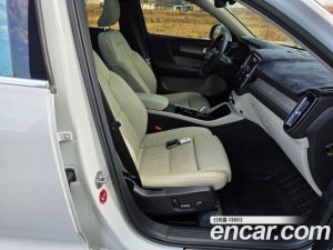 Volvo XC40 B4 ULTIMATE Bright 2023 года из Южной Кореи