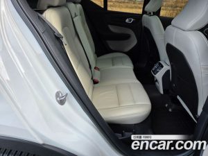 Volvo XC40 B4 ULTIMATE Bright 2023 года из Южной Кореи