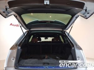 Audi Q7 45 TDI 4WD Premium 2023 года из Южной Кореи