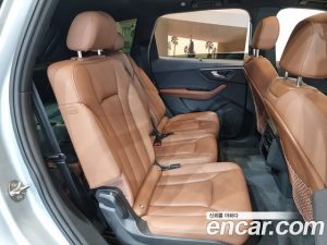 Audi Q7 45 TDI 4WD Premium 2023 года из Южной Кореи