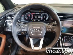 Audi Q7 45 TDI 4WD Premium 2023 года из Южной Кореи