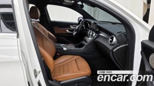 Mercedes-Benz GLC-Class GLC300 4MATIC Coupe 2023 года из Южной Кореи
