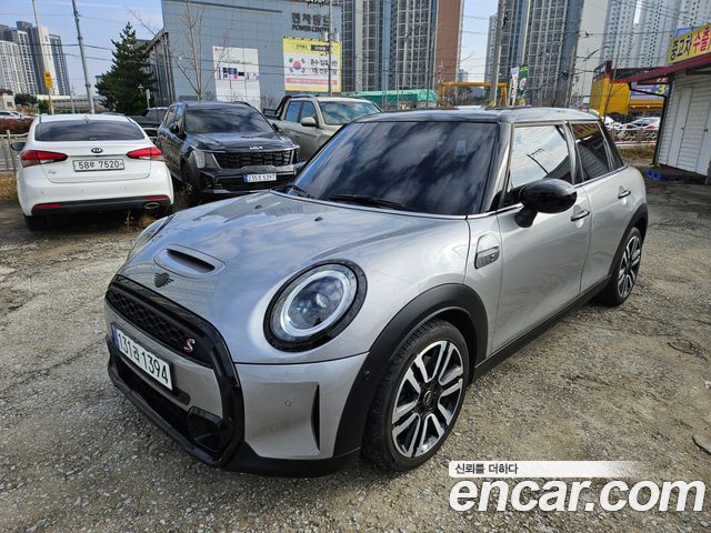 41202962_001.jpg Mini Cooper 5Door CLASSIC 2024 года из Южной Кореи